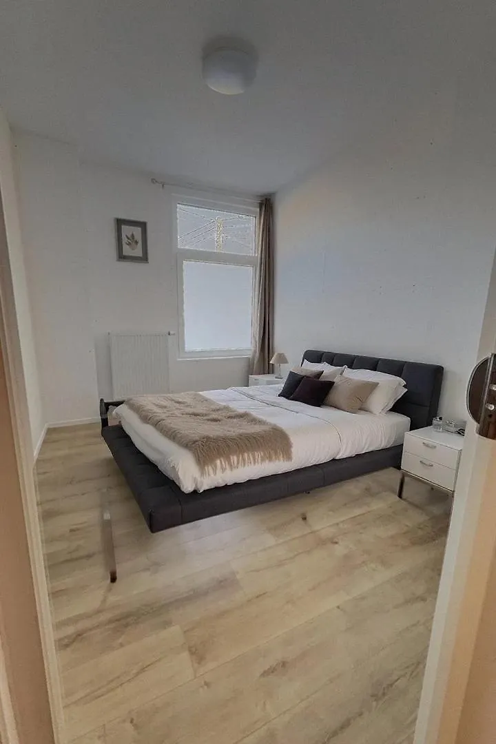 Jean 1A Brussels-Charleroi-Airport Apartment Belgium